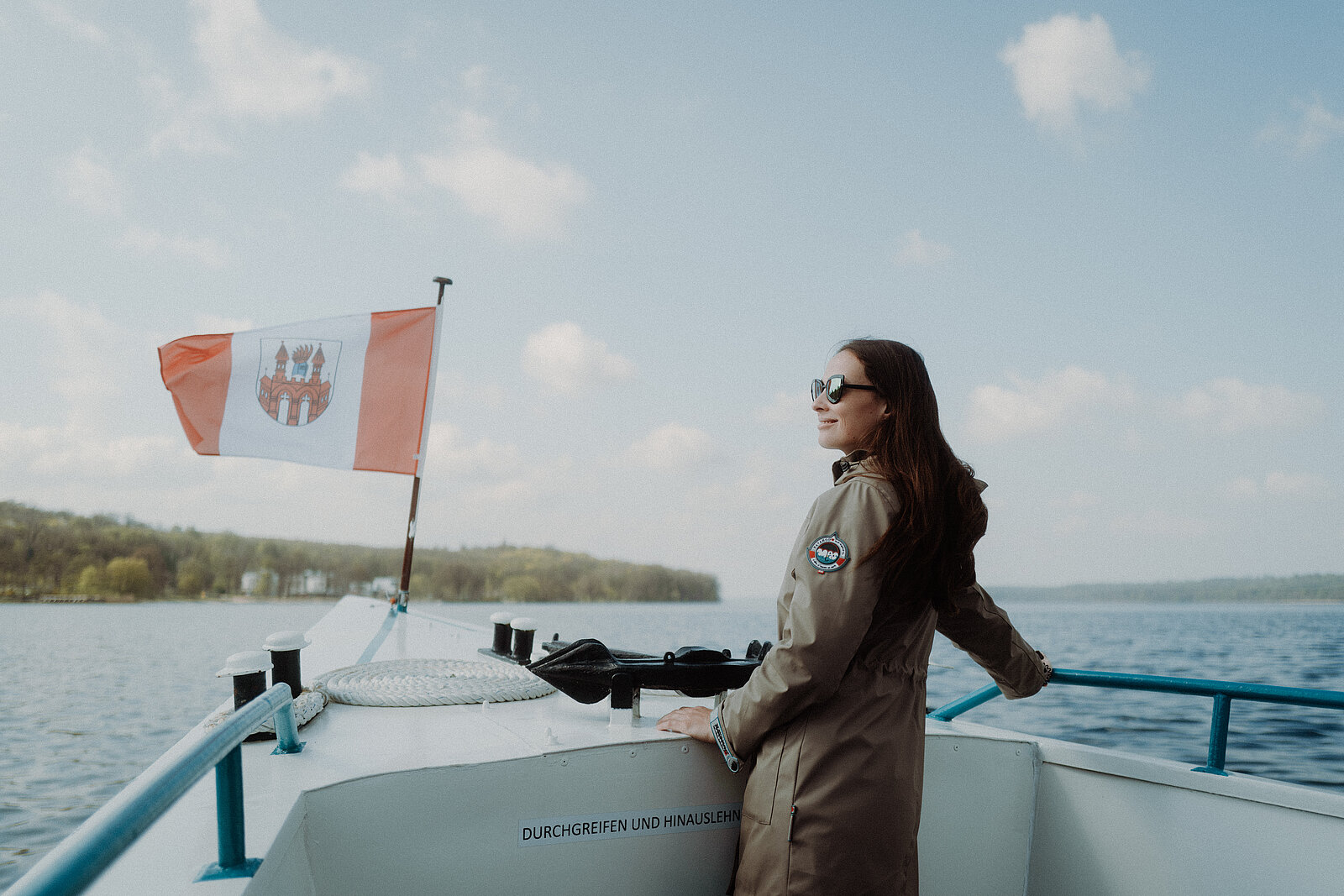 Eine Frau an Bord des Linienschiffes "Uns Fritzing"